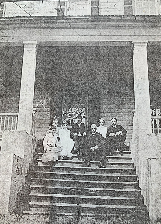 1828 Photo with house